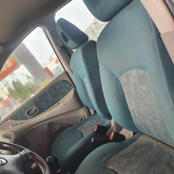 Nissan Almera Tino 1.8 benzyna 16V kolor srebrny na części