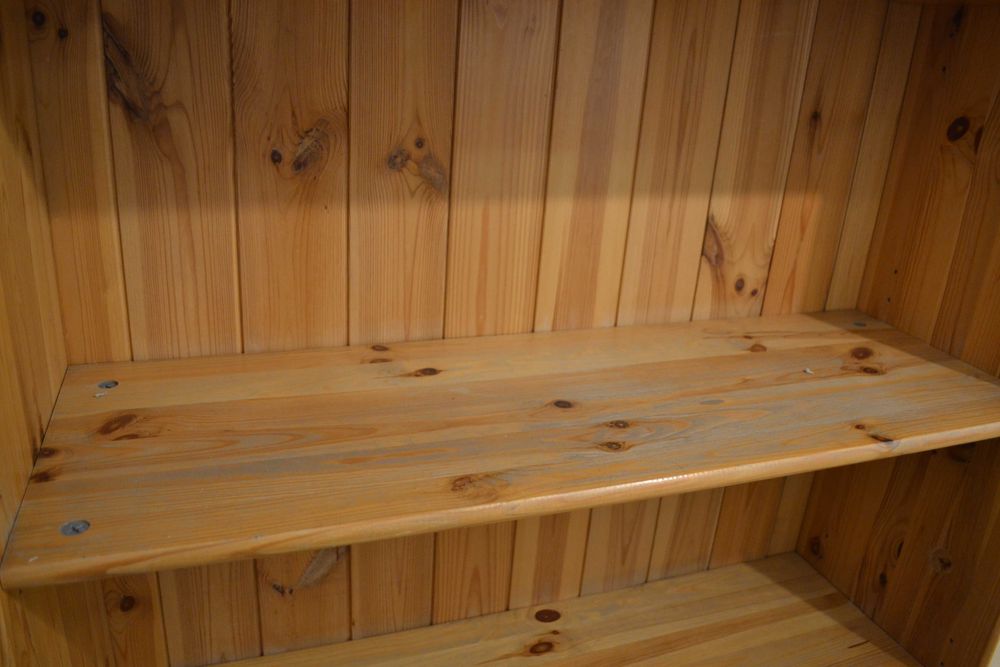 Kredens szafka pełne drewno na książki i inne skarby