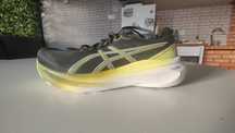 ASICS Gel-Kayano (42.5) Novos