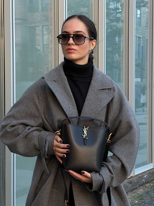 Жіноча Сумка Saint Laurent Medium Le 37 Shiny Leather Bucket Bag Black