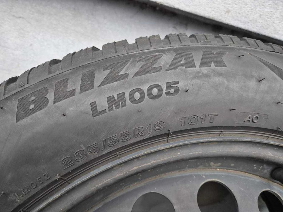 Комплект Зима Audi Q4 Q5 E-Tron VW ID4 ID5 235/55R19 Bridgestone LM005