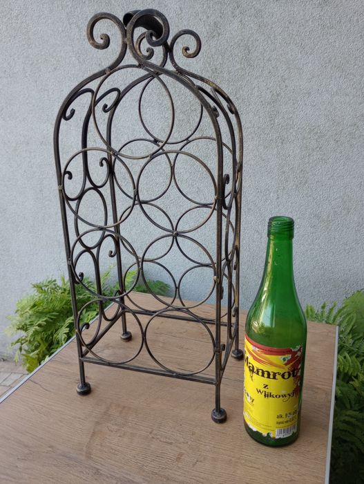 Metalowy stojak na wino. Vintage