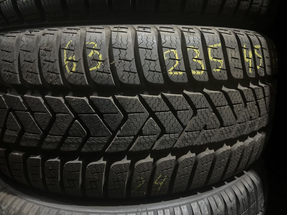 235/45 R17 Pirelli Sottozero 3 шини б/в зима Пара
