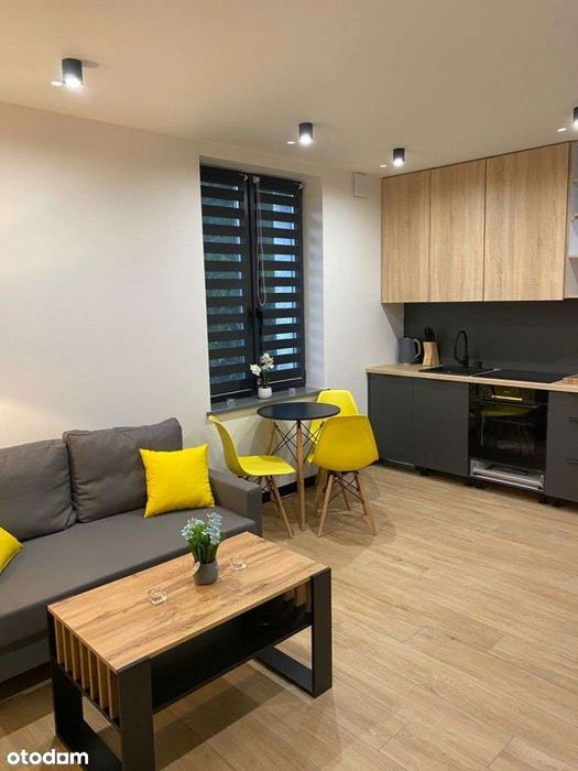 REZERWACJA !!!  Centrum, parking, internet TV w cenie, brak czynszu