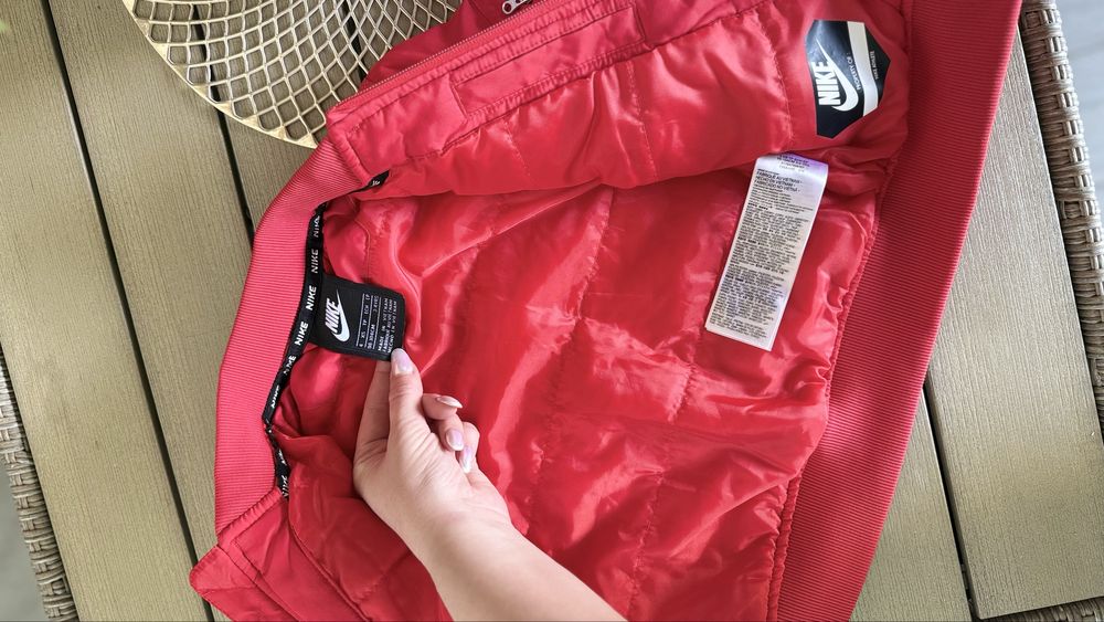 Куртка nike дуже класна 3-4 р 104