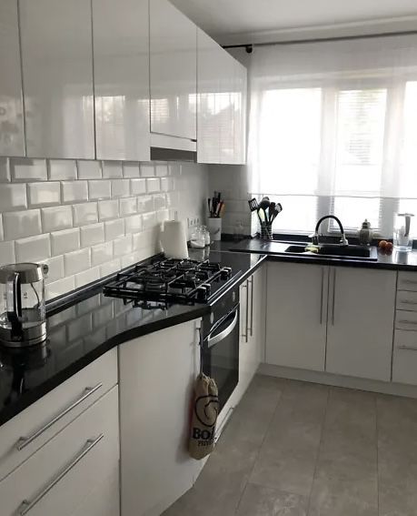 Продаж двоповерхового будинку