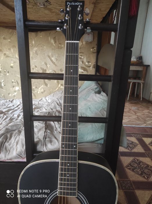 Продам гитару в новом состоянии