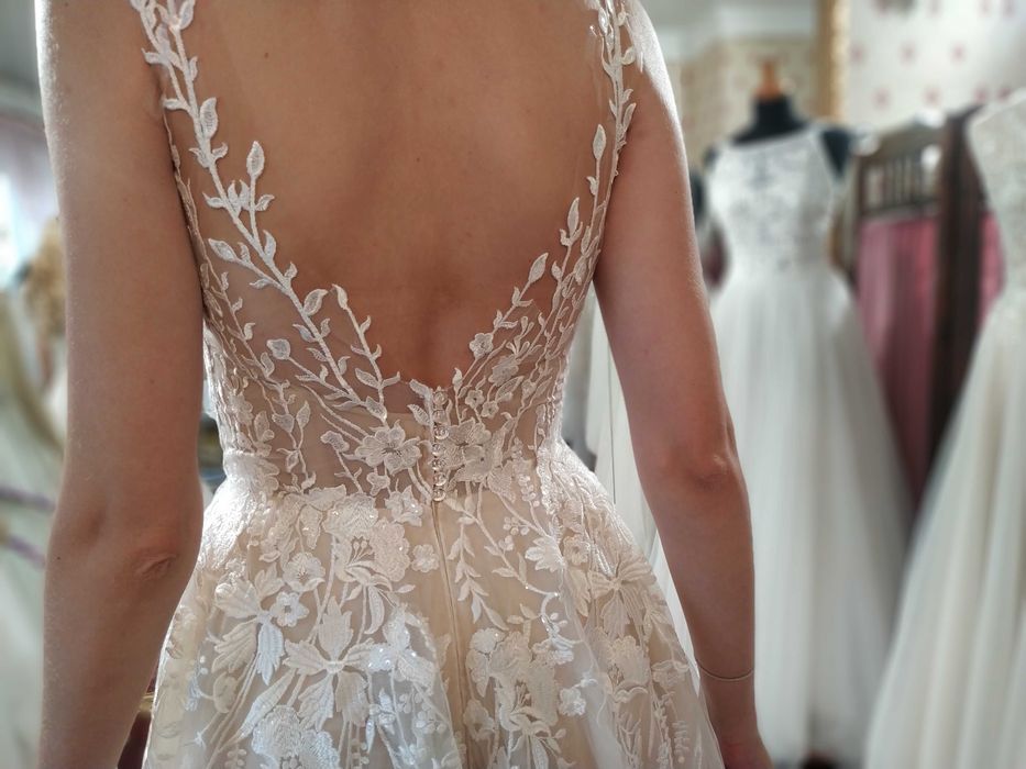 Suknia ślubna listki rozm. M