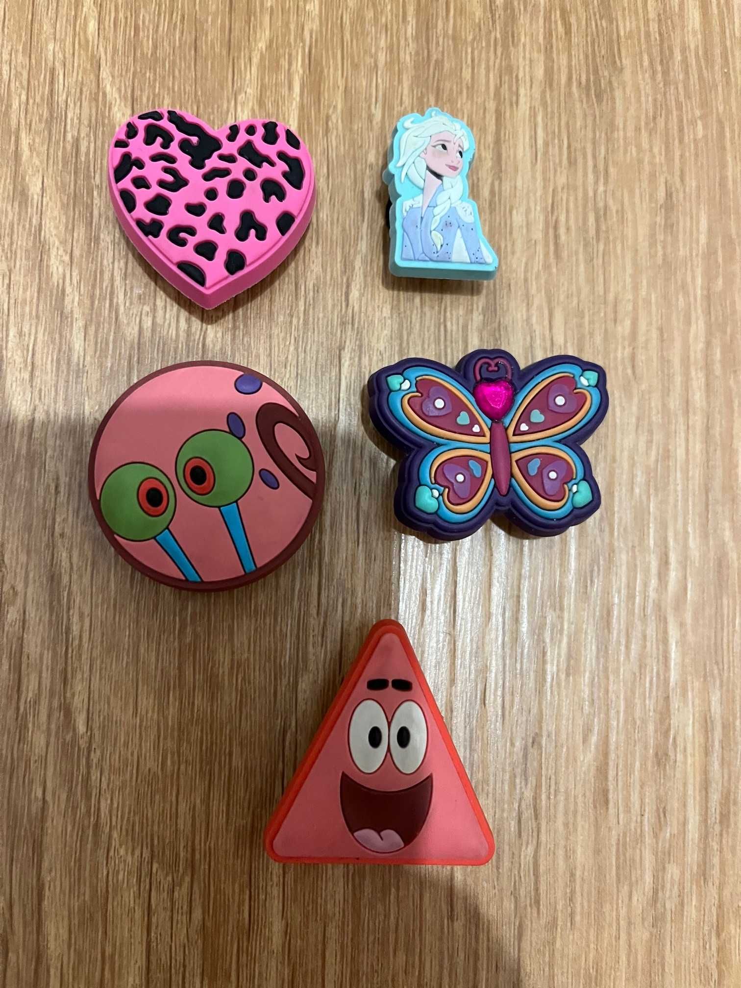 Jibbitz, przypinki do crocs, ORYGINALNE, SpongeBob, Elza i inne