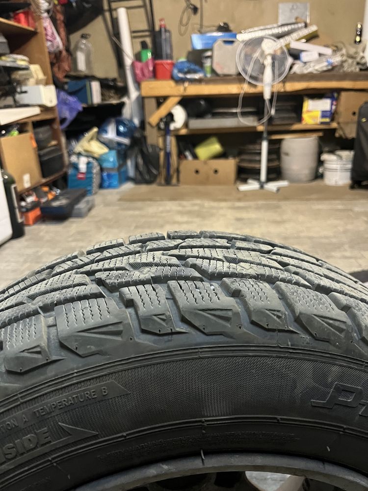 Продам диски і покришки 195/65R15 5х120