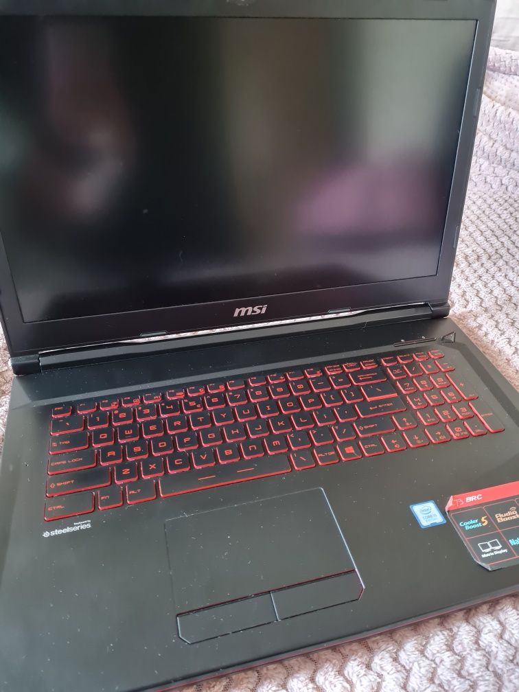 Laptop gamingowy MSI GL73 8RC – bardzo dobry stan
