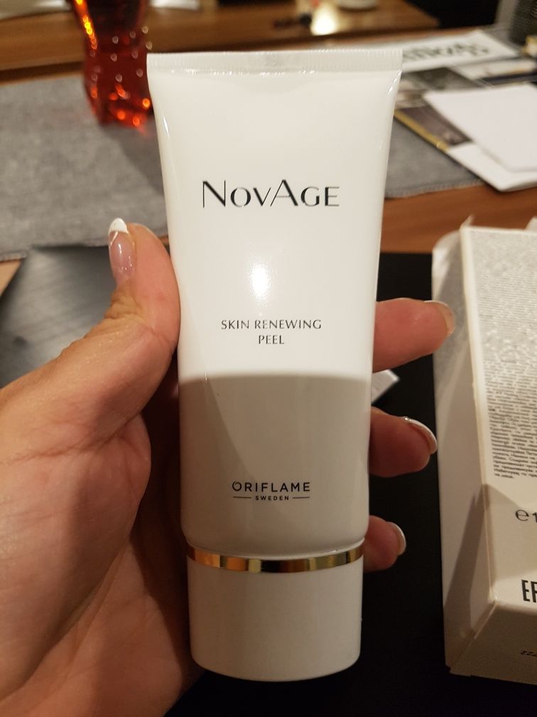 NovAge skin rendewing pell peeling odnawiający Oriflame 100 ml nowy