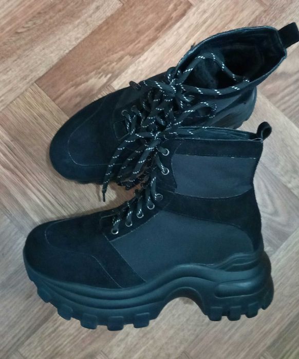 Черевики на хутрі ботинки 37