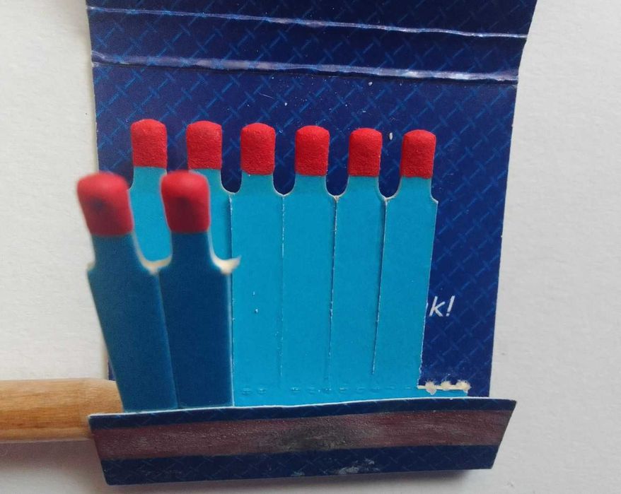 Kolekcjonerskie zapałki MARLBORO FROST BLUE wydzierane książeczkowe
