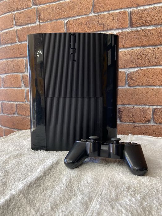 Playstation 3 c/12 jogos e 1 comando