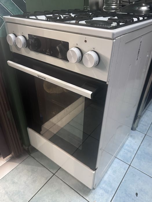 Sprzedam kuchnię gazową z piekarnikiem