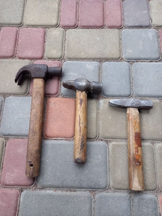 Кирки, и Разные молотки.