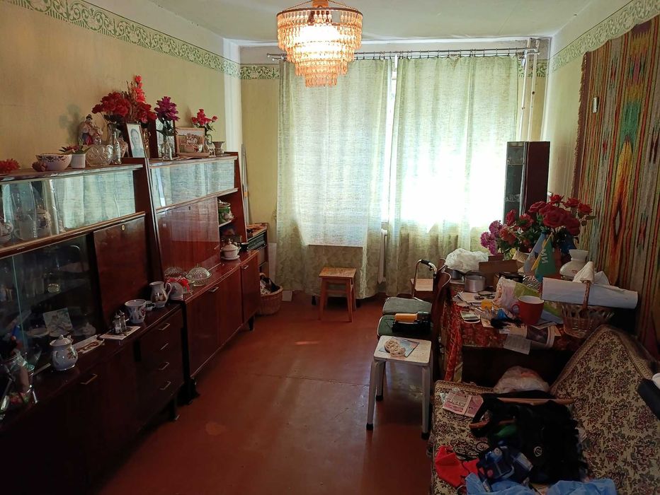 Продам 3-ком квартиру г. Буча ул. Стеклозаводская, общ. 60 м2, этаж 2