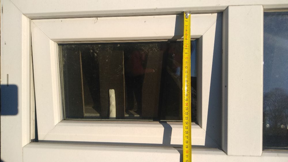 okno plastikowe 155x110 z małym uchylnym okienkiem