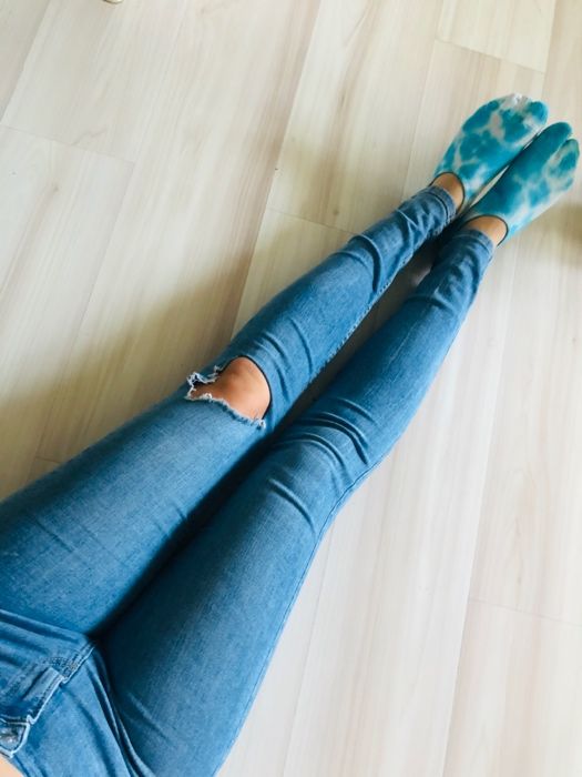 Spodnie jeansowe z dziurami rozmiar 34 Pull&Bear