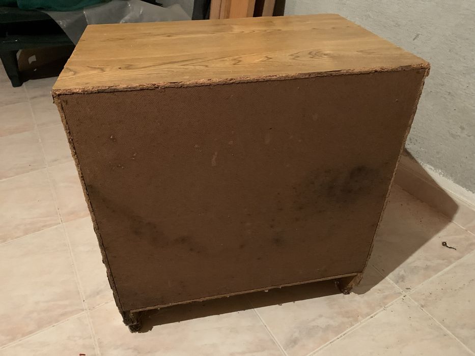 Mesa de cabeceira / Mesa redonda / Mesas retangulares de enfeito