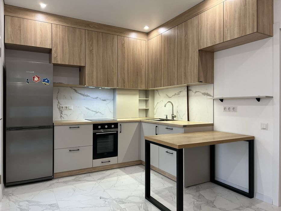 Кухні, шафи, гардеробні, меблі в передпокій та дитячих кімнат, столи.