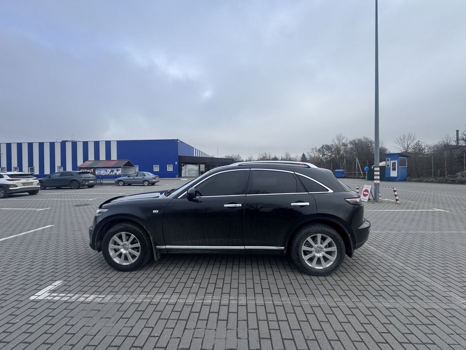 Продам infiniti fx35