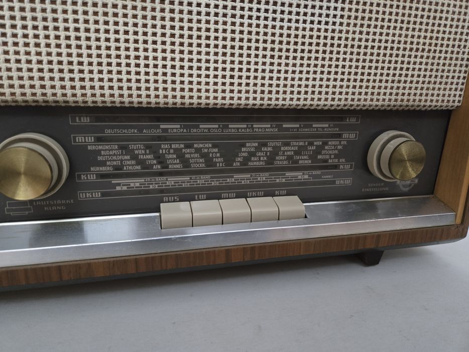 Rádio antigo reparado Neckermann