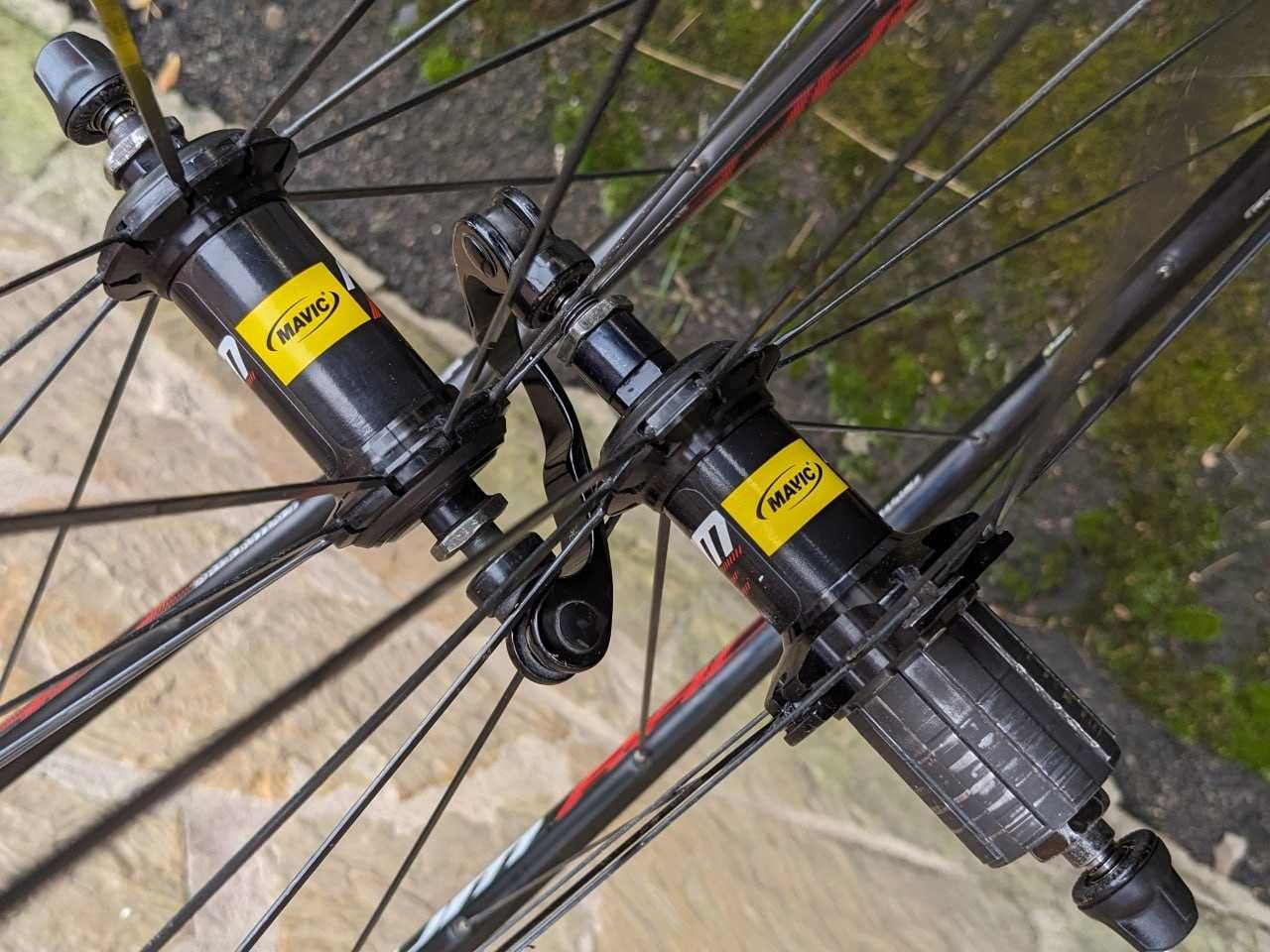 Велосипедний шосейний вилсет MAVIC Aksium Race (Black)