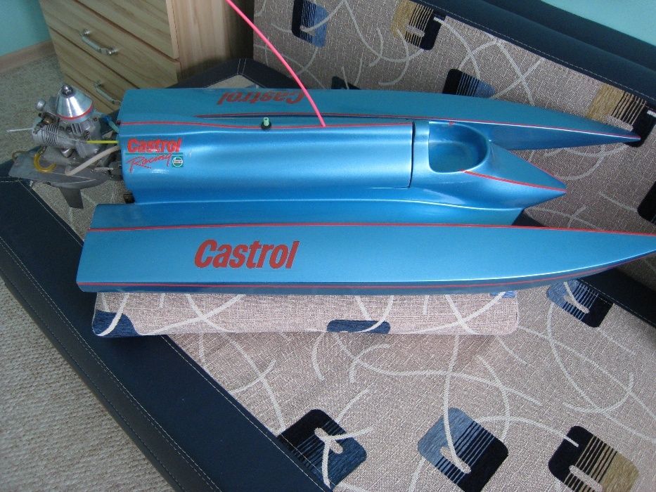 Гоночний човен Tunnel Hull  K&B 7.5cc двигун