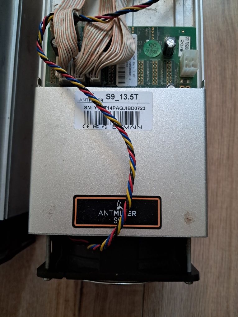 Асік Antminer Bitmain s9 13,5Th майнер з блоком живлення