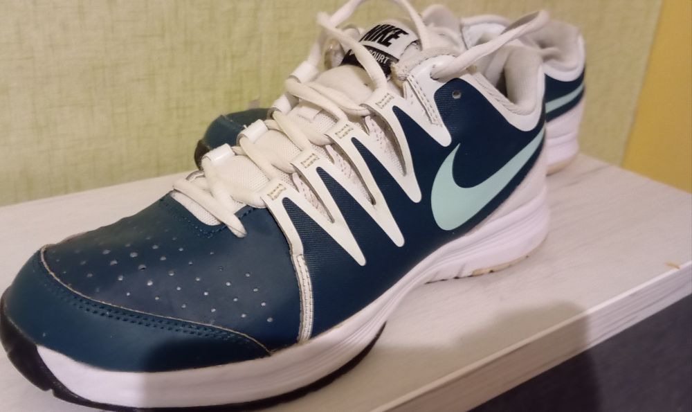 Кросівки Nike Vapor court