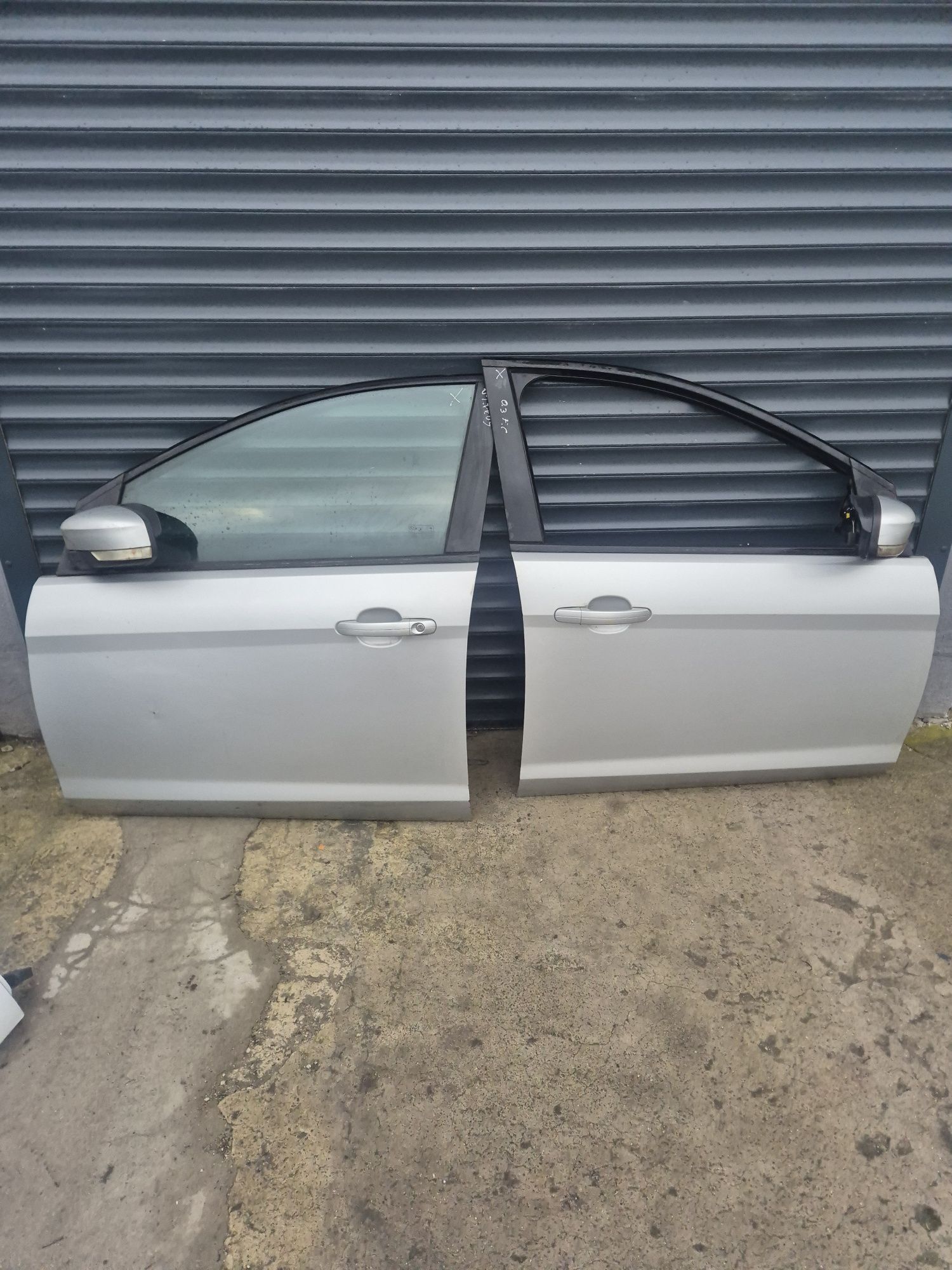 Drzwi ford focus mk2 lift kod lakieru 03