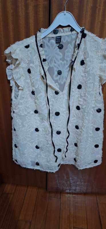 Blusa bolinhas textura