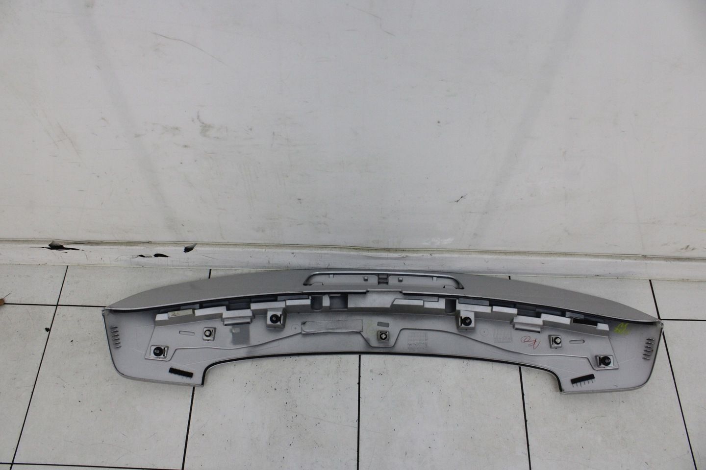TOYOTA AVENSIS T27 KOMBI SPOILER SPOJLER LOTKA BAGAŻNIKA 1F7