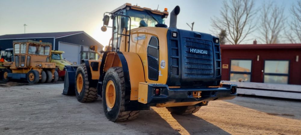 Продам фронтальный погрузчик Hyundai HL 960 HD