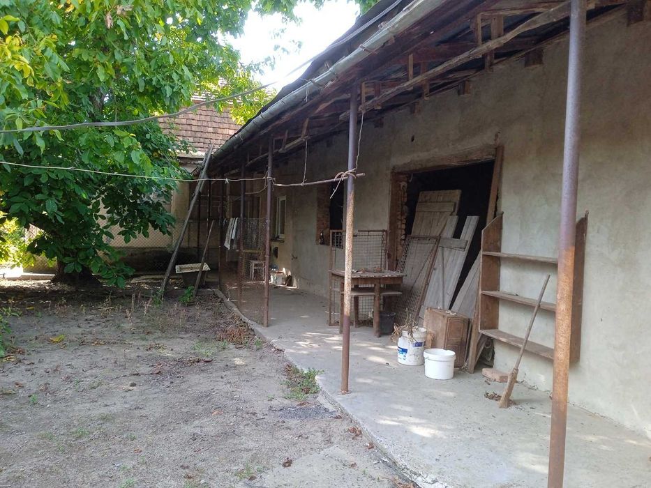 Будинок 4 кімнати на великій землі 30 соток с. Мочола 5 км до Берегова