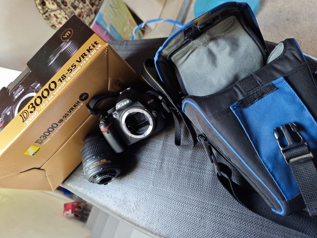 Máquina fotográfica Nikon D3000