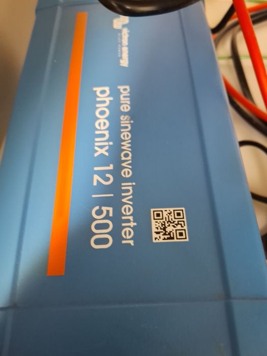 Продам инвертор с зарядным устройством и аккумулятором