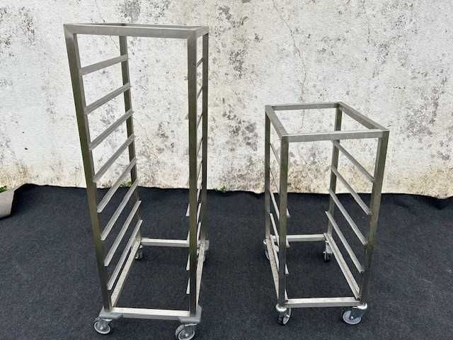 Carro em inox porta tabuleiros