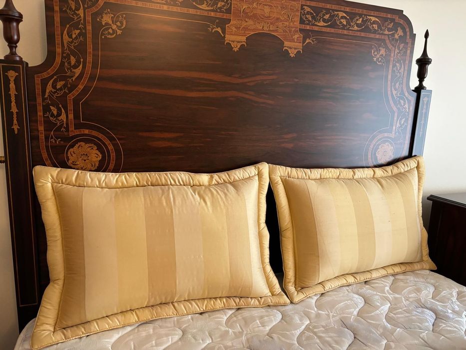 Conjunto cortinado e almofadas