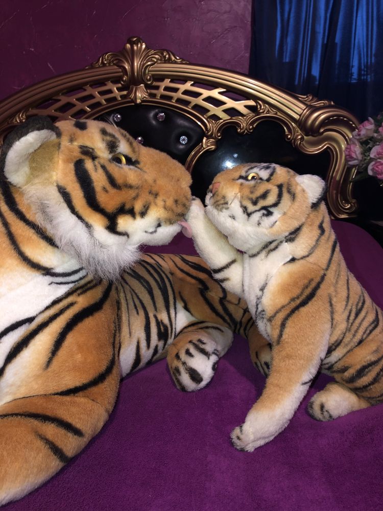 Тигр большая,мягкая ,реалистичная детская игрушка,подарок на день рожд