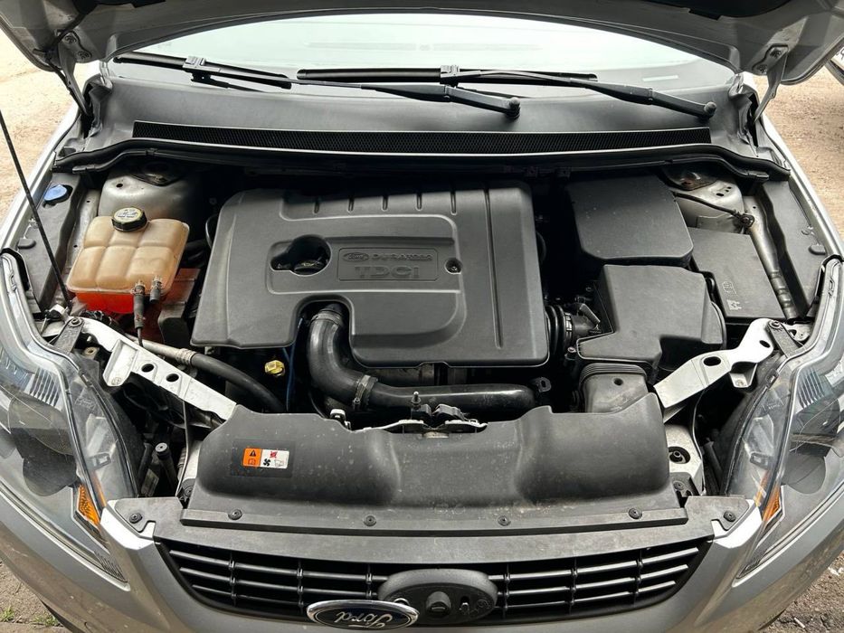 Авто  продам в гарном стані з чудовой комплектацією титаніум ..