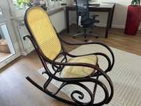 Drewniany fotel bujany