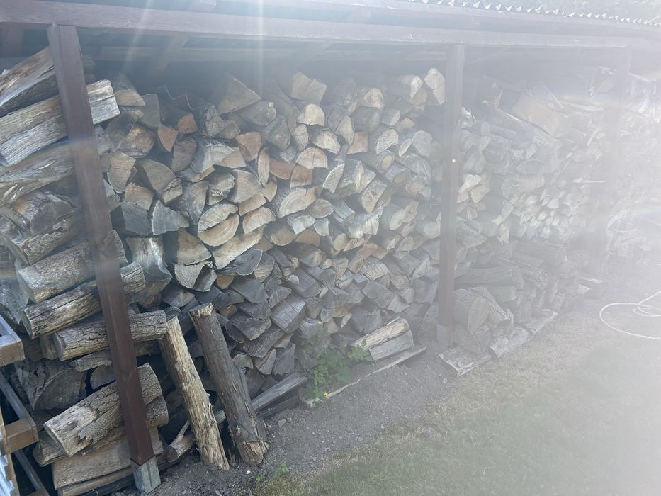 Dąb suchy opał do kominka