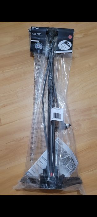 Crivit pompka z manometrem nowa