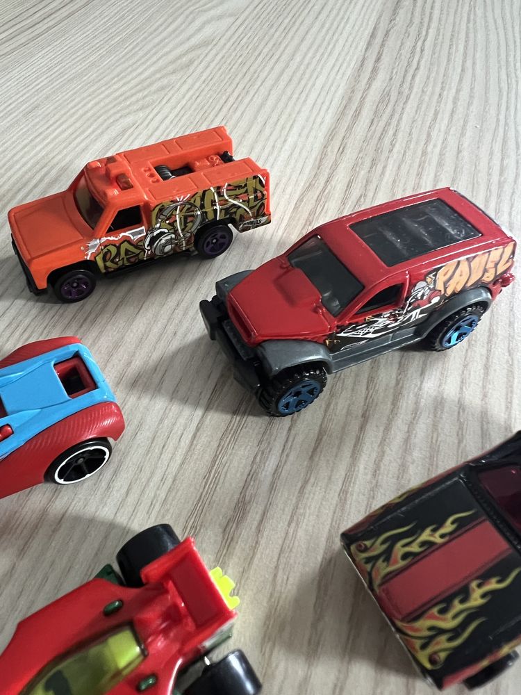 Samochodziki Hot Wheels-8szt.