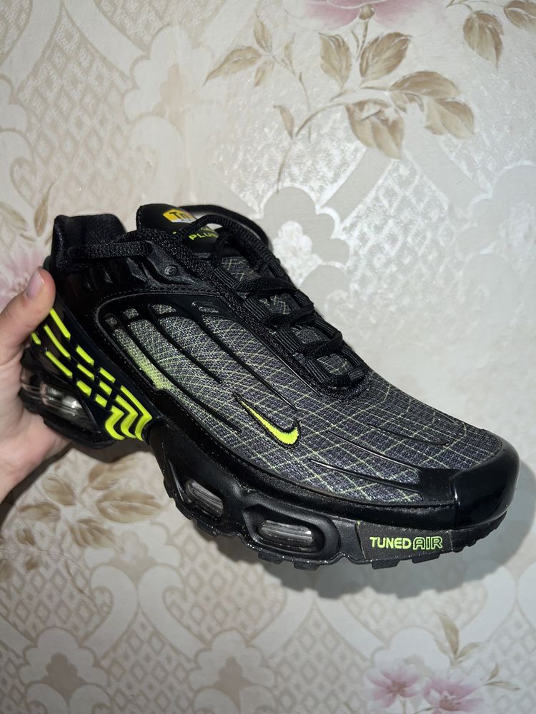 Кросівки Nike Air Max Plus III Spirograph