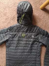 Norrona kurtka puchowa z warstwa przeciwdeszczową wiatrową