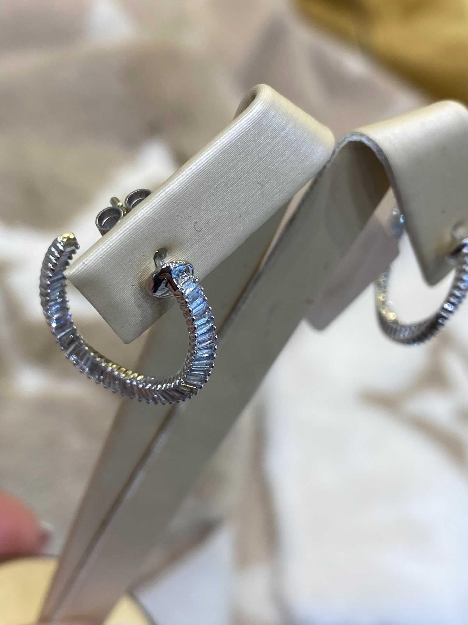 Kolczyki z diamentami 1.01 CT bagiety Infinity